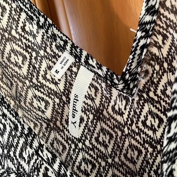 Flowy Buckle Tank Top - Picture 5 of 6